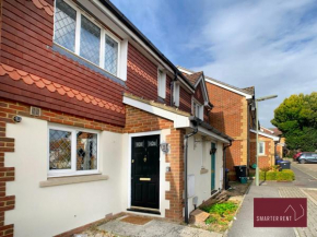 Knaphill, Woking - 3 Bed House - With Garden
